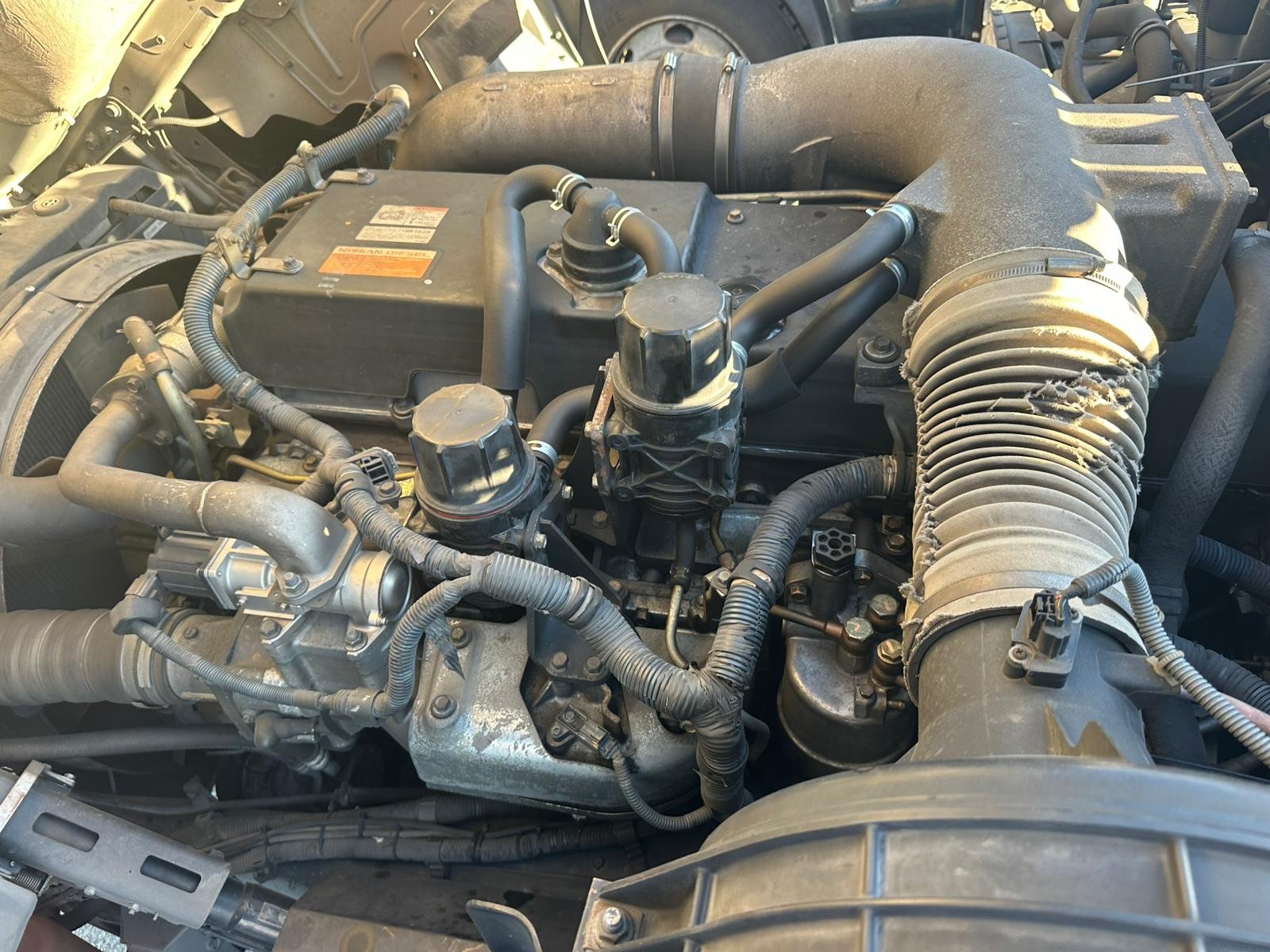 
								Nissan UD full									