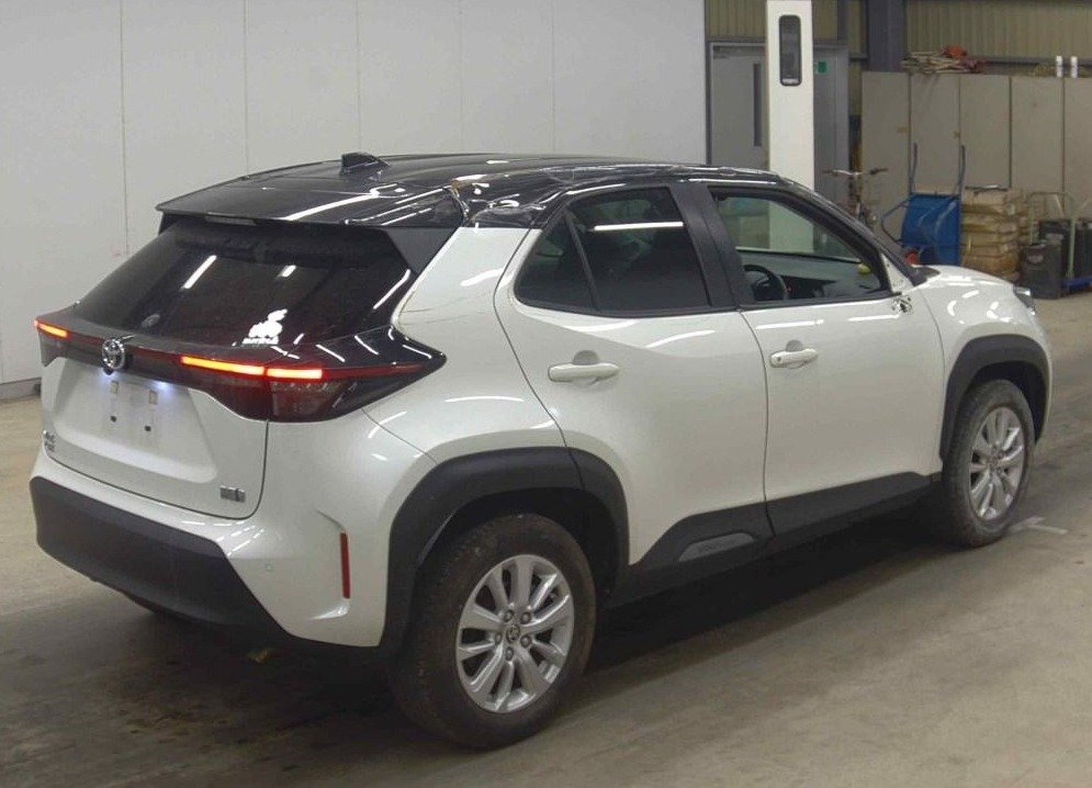 
								Toyota Yaris Cross full									