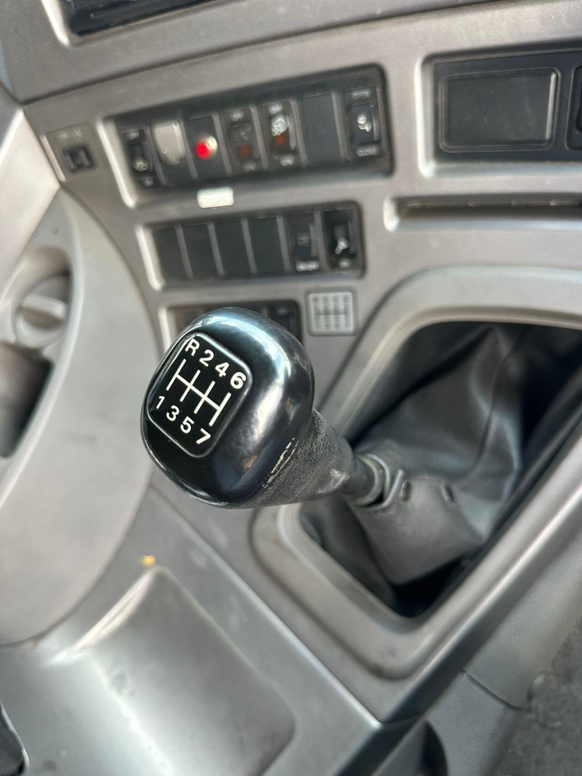 
								Nissan UD full									