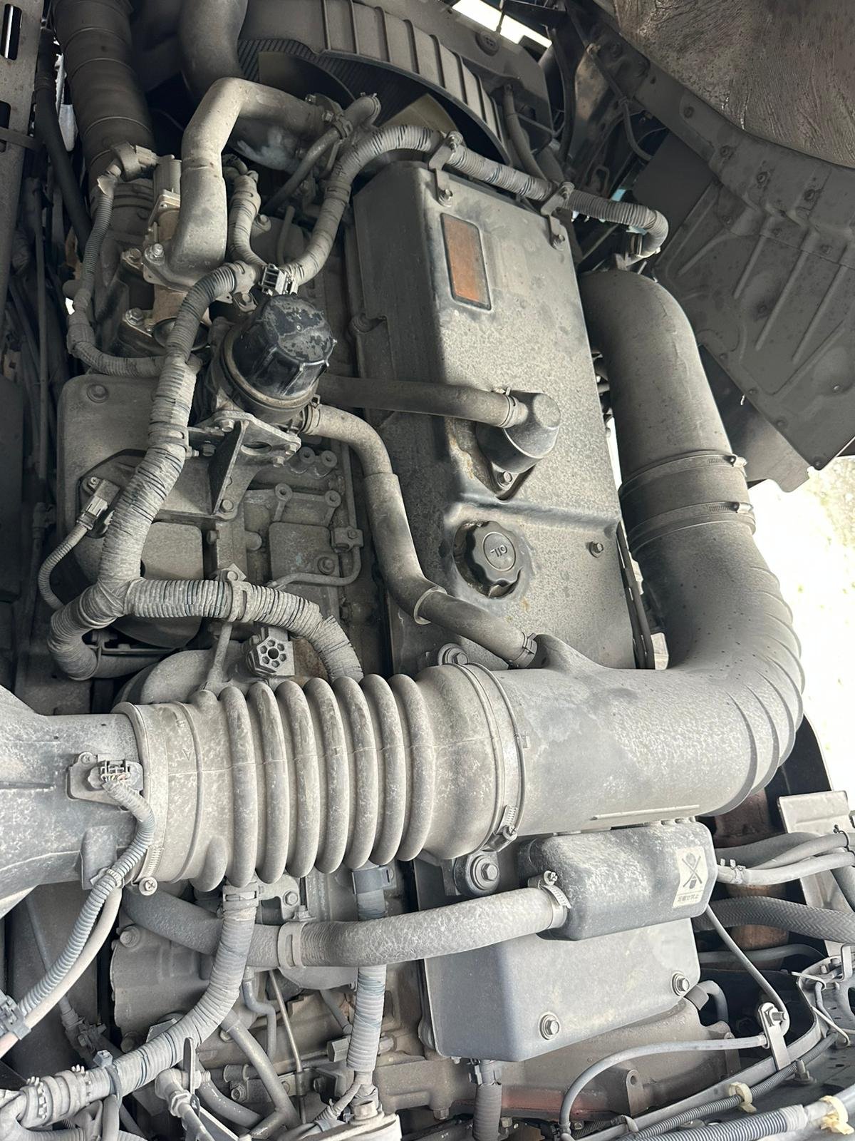 
								Nissan UD full									