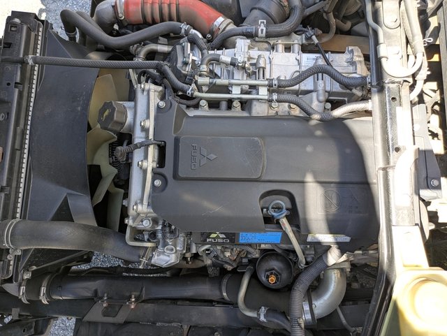 
								Mitsubishi Canter full									