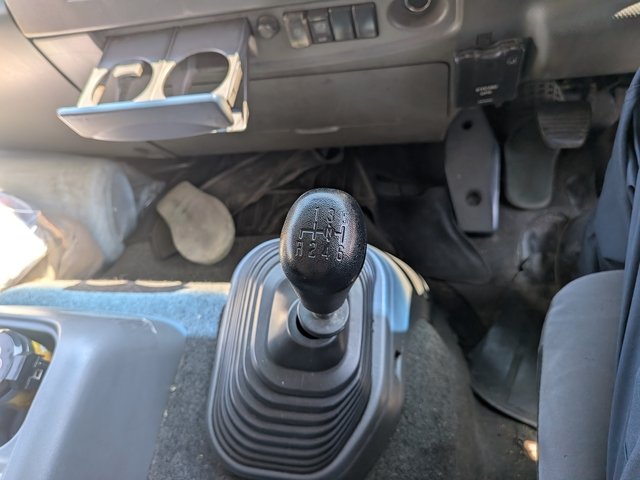 
								Isuzu Forward full									