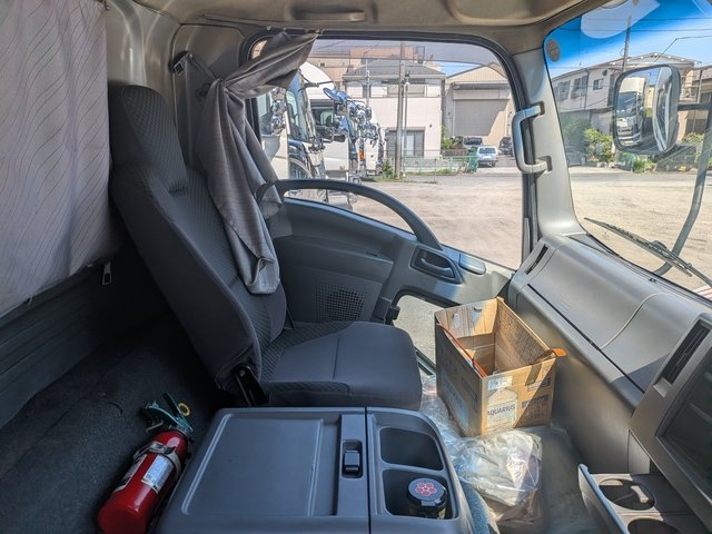 
								Isuzu Forward full									