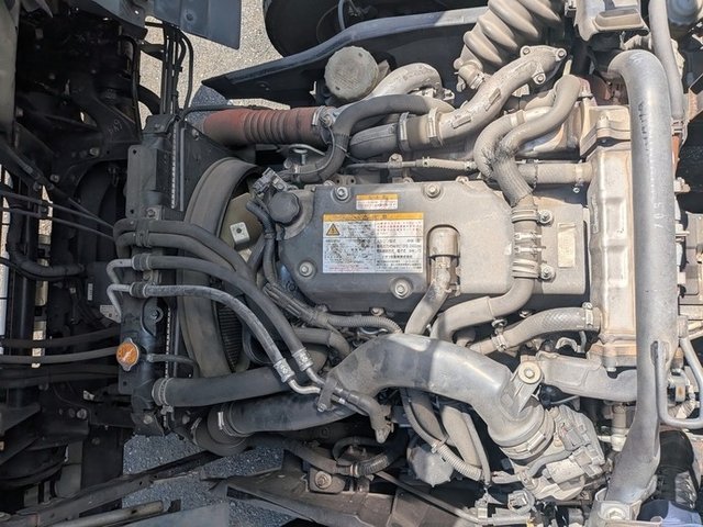 
								Isuzu Forward full									