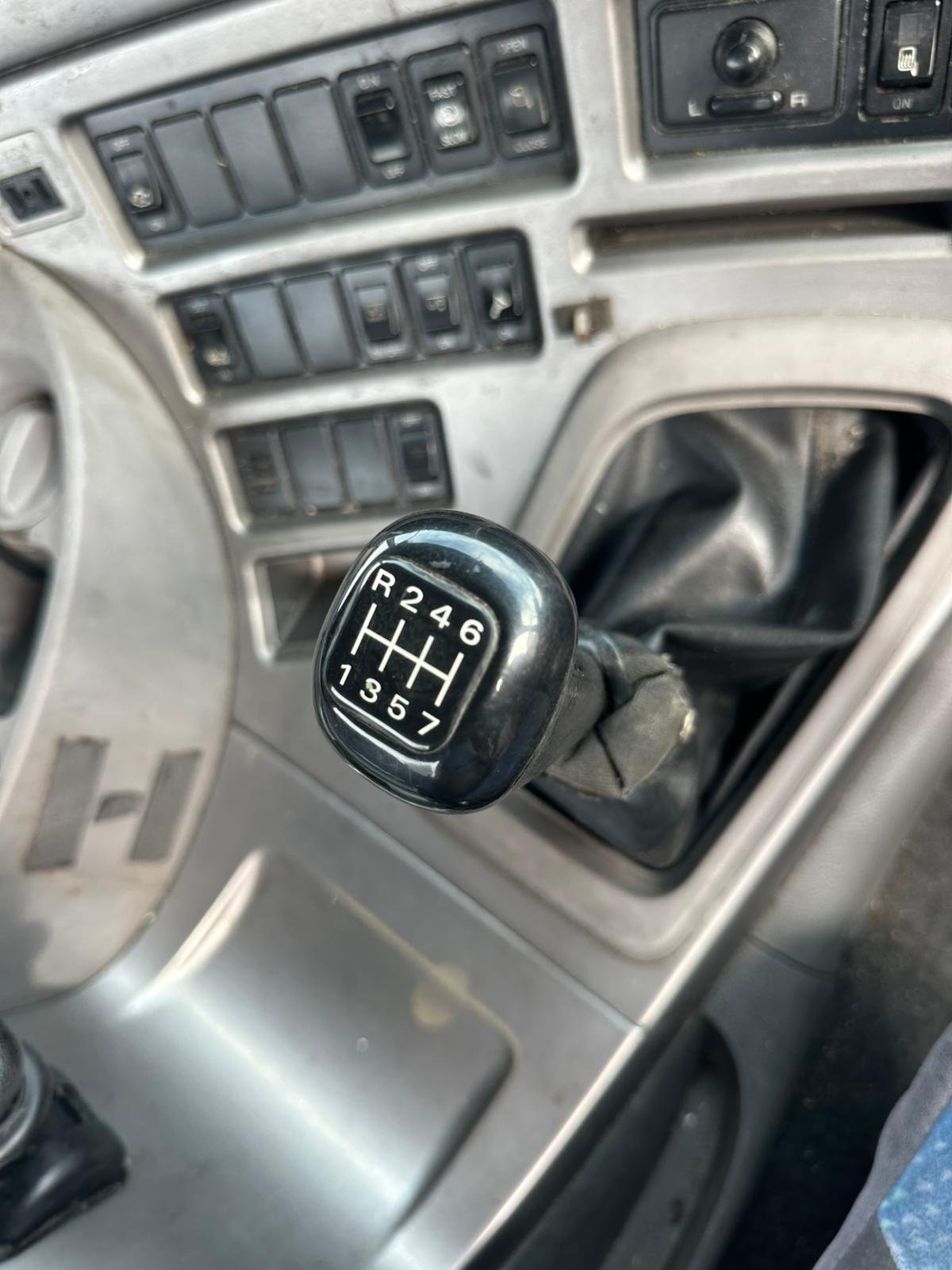 
								Nissan UD full									