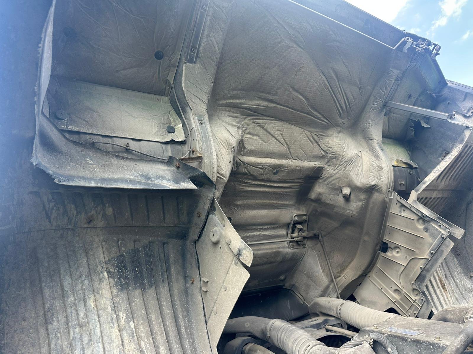 
								Nissan UD full									
