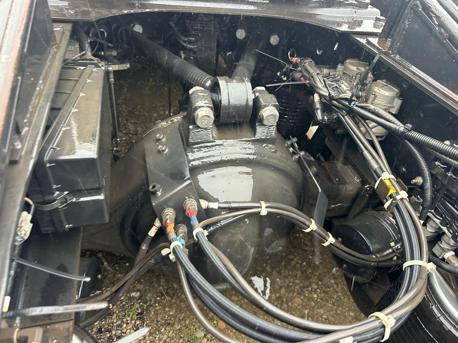 
								Nissan UD full									