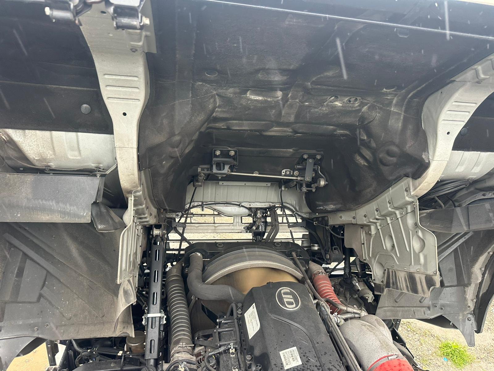 
								Nissan UD full									