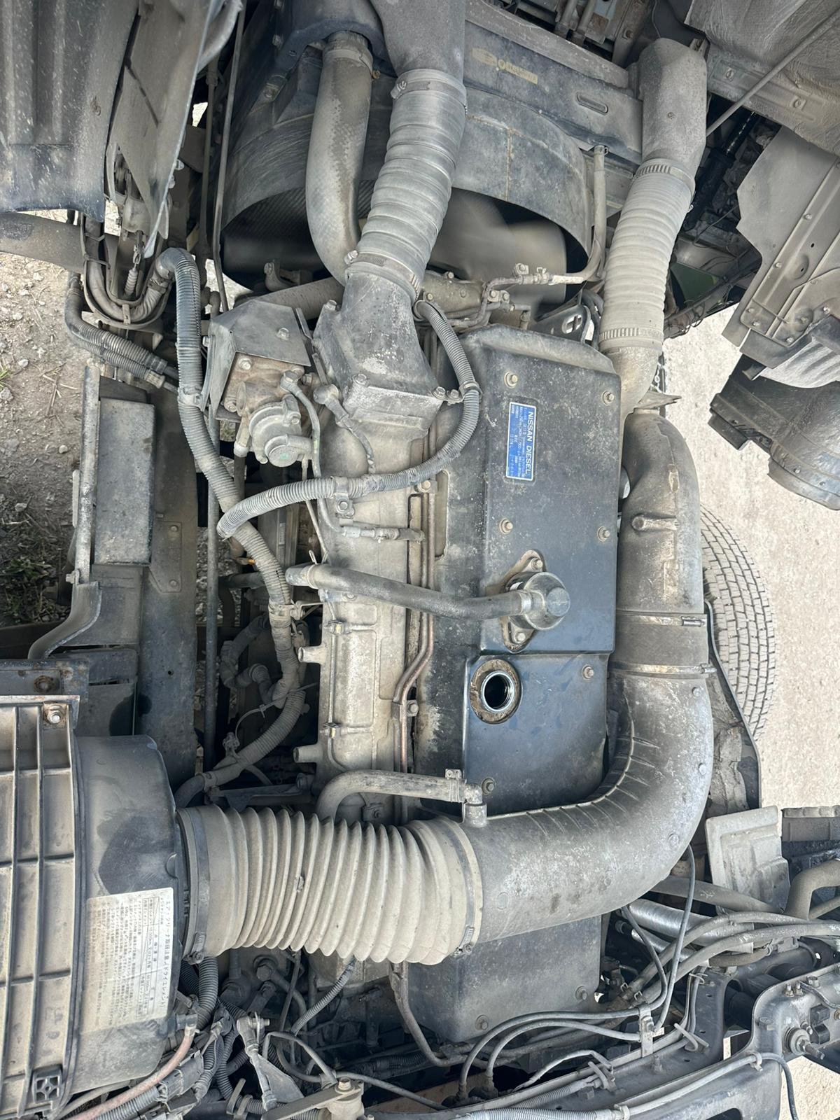 
								Nissan UD full									