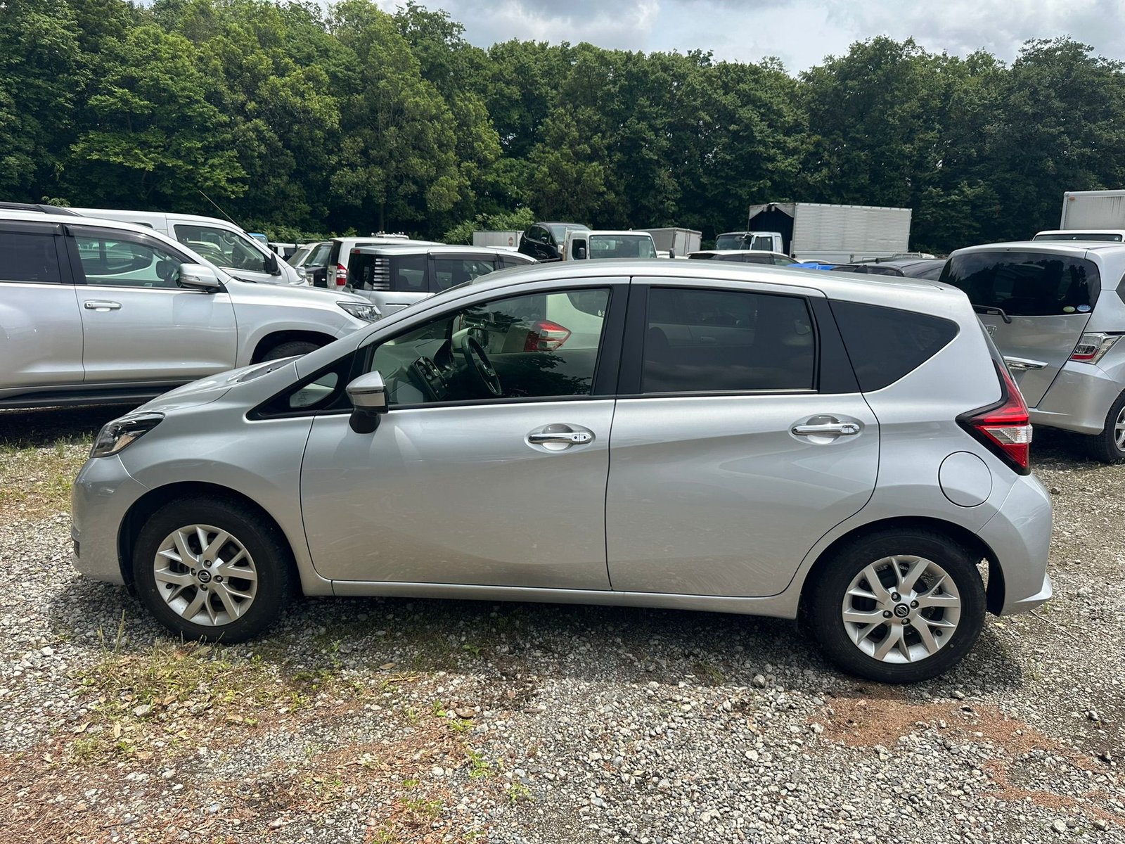 
								Nissan Note full									
