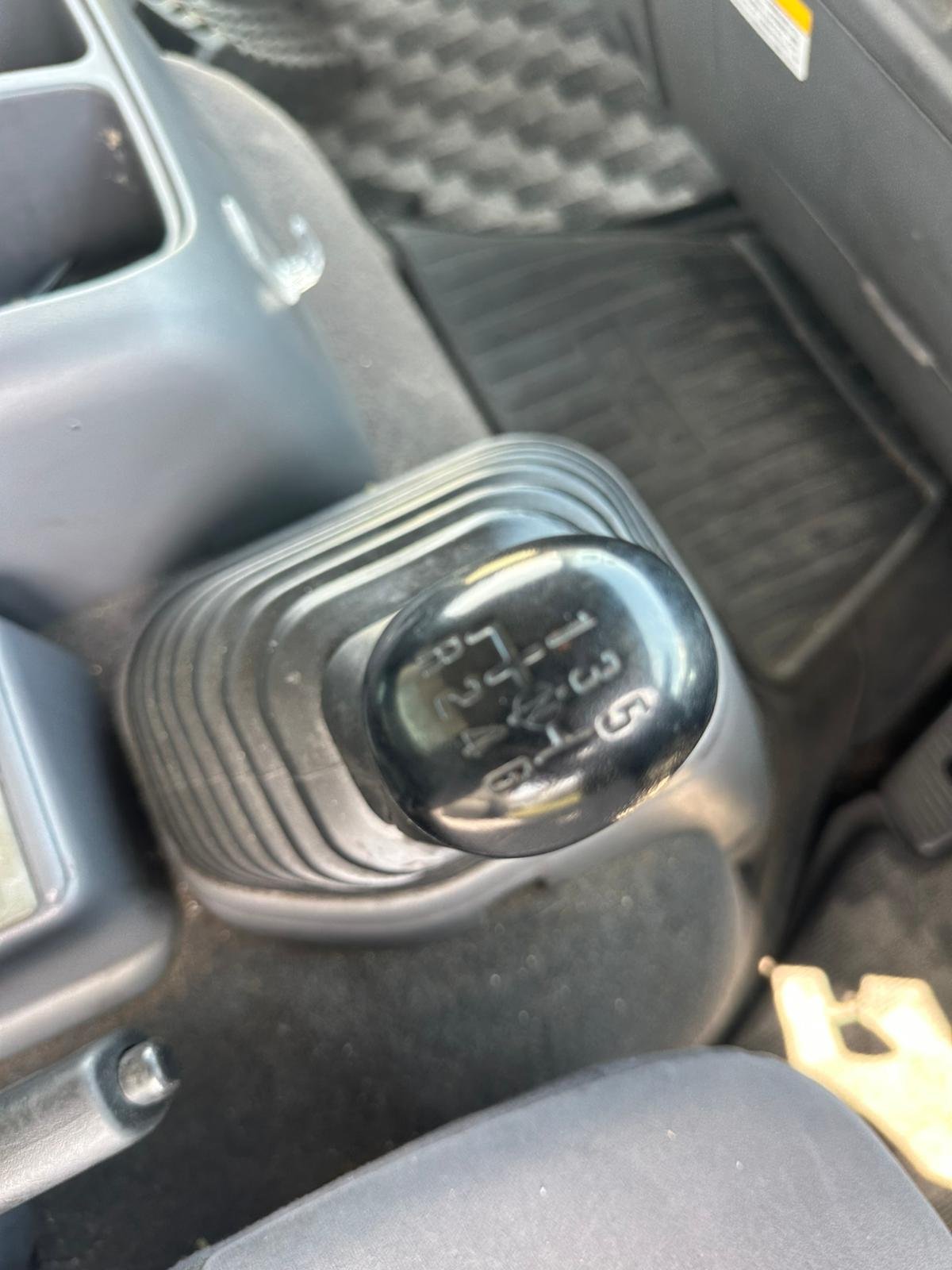 
								Isuzu Forward full									