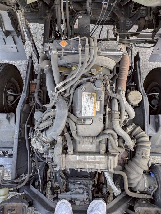 
								Isuzu Forward full									