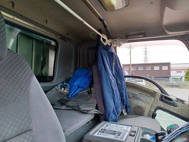 
								Isuzu Forward full									