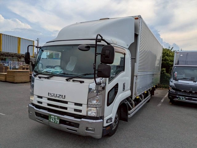 
								Isuzu Forward full									