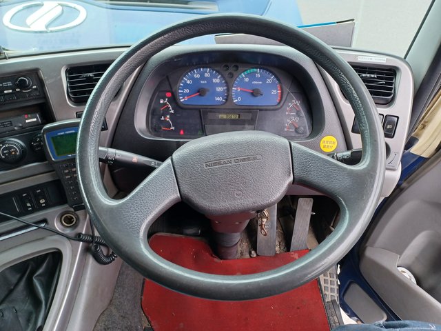 
								Nissan UD full									