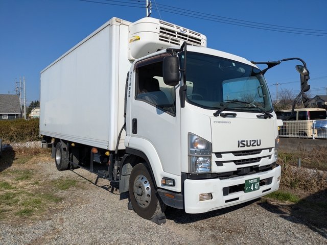 
								Isuzu Forward full									