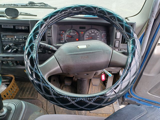 
								Isuzu Forward full									